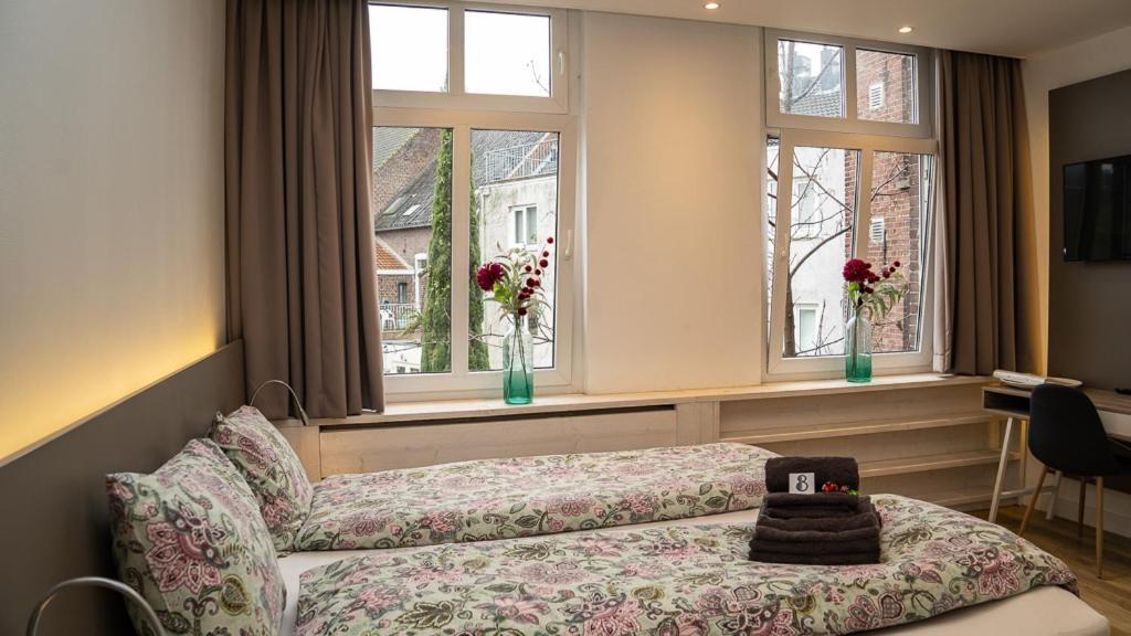 Inn Den Acht Venlo Esterno foto